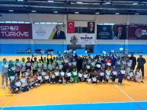 Gençler Hentbolda Yarıştı!