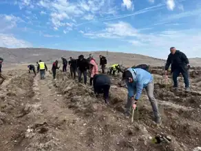 Fidanlarla Anıldı: Ata'ya Saygı Duruşu
