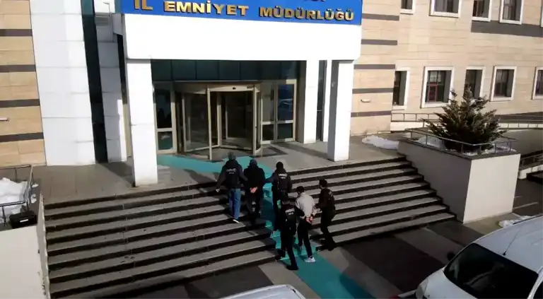 Bitlis'te 1 Kilo Afyon Sakızı Ele Geçirildi