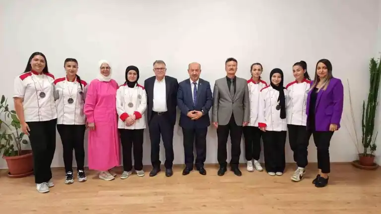 Kütahya Lisesi'nden Yemek Yarışması Başarısı